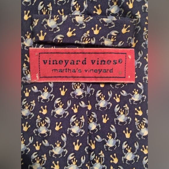 RARE Blue King Crab Pattern Vineyard Vines Mens Silk Tie - Picture 6 of 10